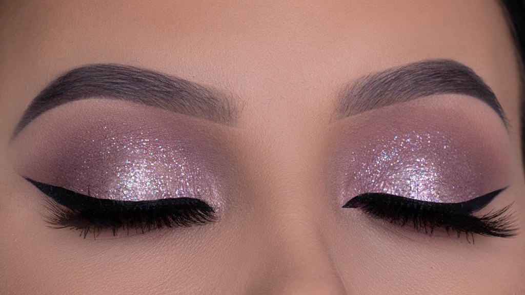 Picture of: Soft Wearable Purple Glitter Eye Makeup Tutorial  Purple Holiday Makeup
